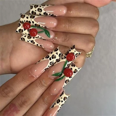 کینڈی کلر سٹیلیٹو جعلی ناخن